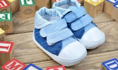 儿童鞋子该如何选择 宝妈给宝宝挑鞋最毁脚的情况