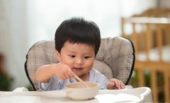 宝宝吃水果注意这些不易伤脾胃 不同体质宝宝要吃不同水果 宝宝吃水果注意这些不易伤脾胃 不同体质宝宝要吃不同水果