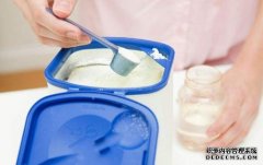 家长为宝宝选择配方奶粉的注意事项