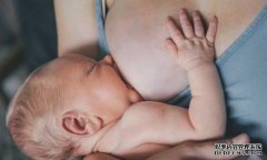 四种喂奶姿势妈妈可以换着来 妈妈们万万不可取的喂奶姿势 四种喂奶姿势妈妈可以换着来 妈妈们万万不可取的喂奶姿势