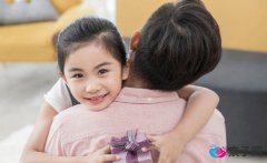 中国式逗小孩的六大陋习 中国式逗小孩应如何纠正 中国式逗小孩的六大陋习 中国式逗小孩应如何纠正