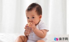 宝宝不爱喝水怎么办 宝宝不宜一次性大量喝水 宝宝不爱喝水怎么办 宝宝不宜一次性大量喝水
