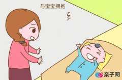 宝宝晚上一直哭闹不止 别再迷信了 可能是这个原因 宝宝晚上一直哭闹不止 别再迷信了 可能是这个原因
