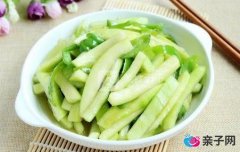 孕妇吃西瓜注意 尽量选靠瓜皮部分