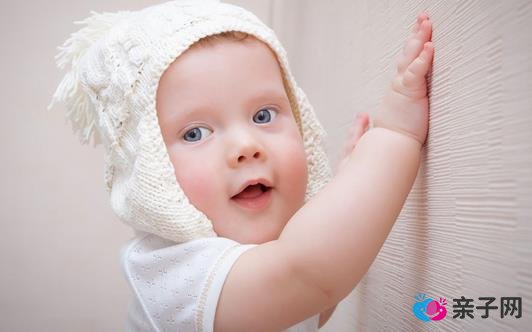 新生儿使用奶瓶应该是什么时候？