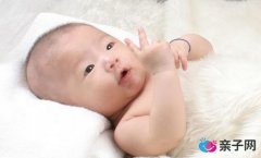 给宝宝穿牛仔裤的注意事项 给宝宝穿牛仔裤的注意事项