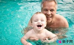 如何给宝宝进行手部按摩 如何给宝宝进行手部按摩