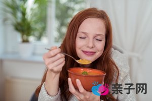 月子里的宝宝要少抱吗