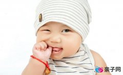 孩子吃饭爱边吃边玩?父母应该注意什么? 孩子吃饭爱边吃边玩?父母应该注意什么?