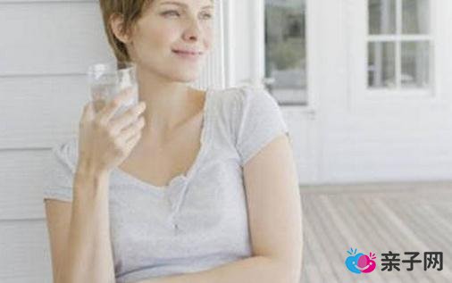 孕妇睡姿应是怎样的？孕妇睡前不吃什么？