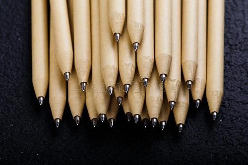 宝宝怎样学走路 穿什么鞋比较好？